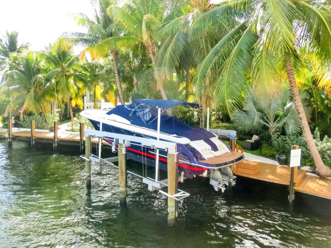 Boat lift Florida image Boat lift Florida image