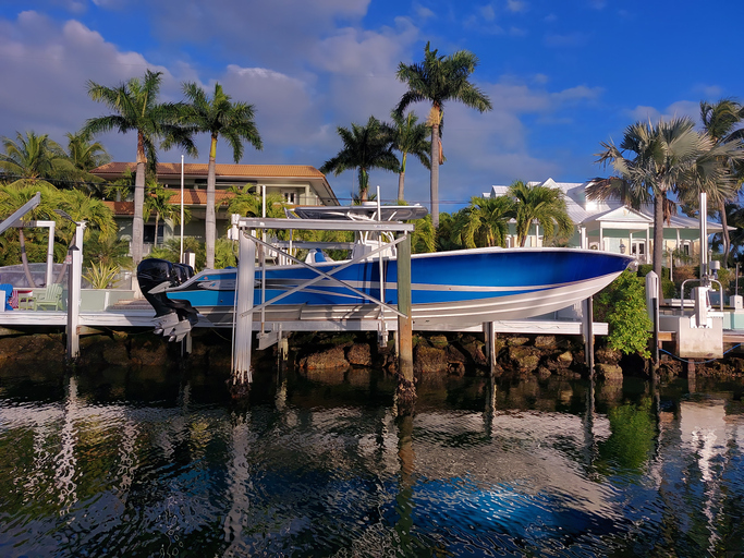 Boat lift Boat lift